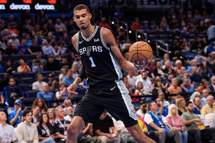 生涯首次全明星首发！马刺官方恭喜文班亚马入选全明星